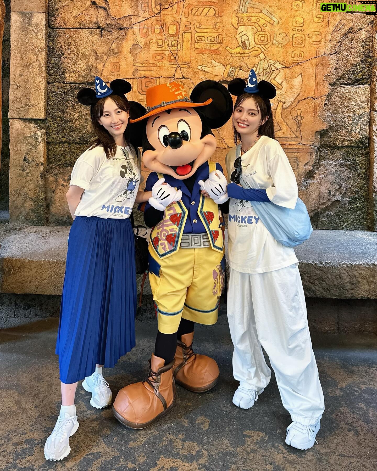 Rio Uchida - 37.1K Likes - れなちんとミッキーと💙🤍💙
クランクアップして8月に行ってきたよ。
今夜はドラマ #嗤う淑女 8話の放送です😨😨😨
残り2話!
私たちの戦いはどうなるのでしょう…
お楽しみに🌀
#おそろコーデディズニー
#一緒に行くの4回目
#ドラマの外ロケよりも汗かいた
