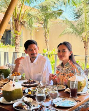 Ririn Ekawati Instagram - 🤍✨🧡

📱 @putureza 
📍 @jungleclububud