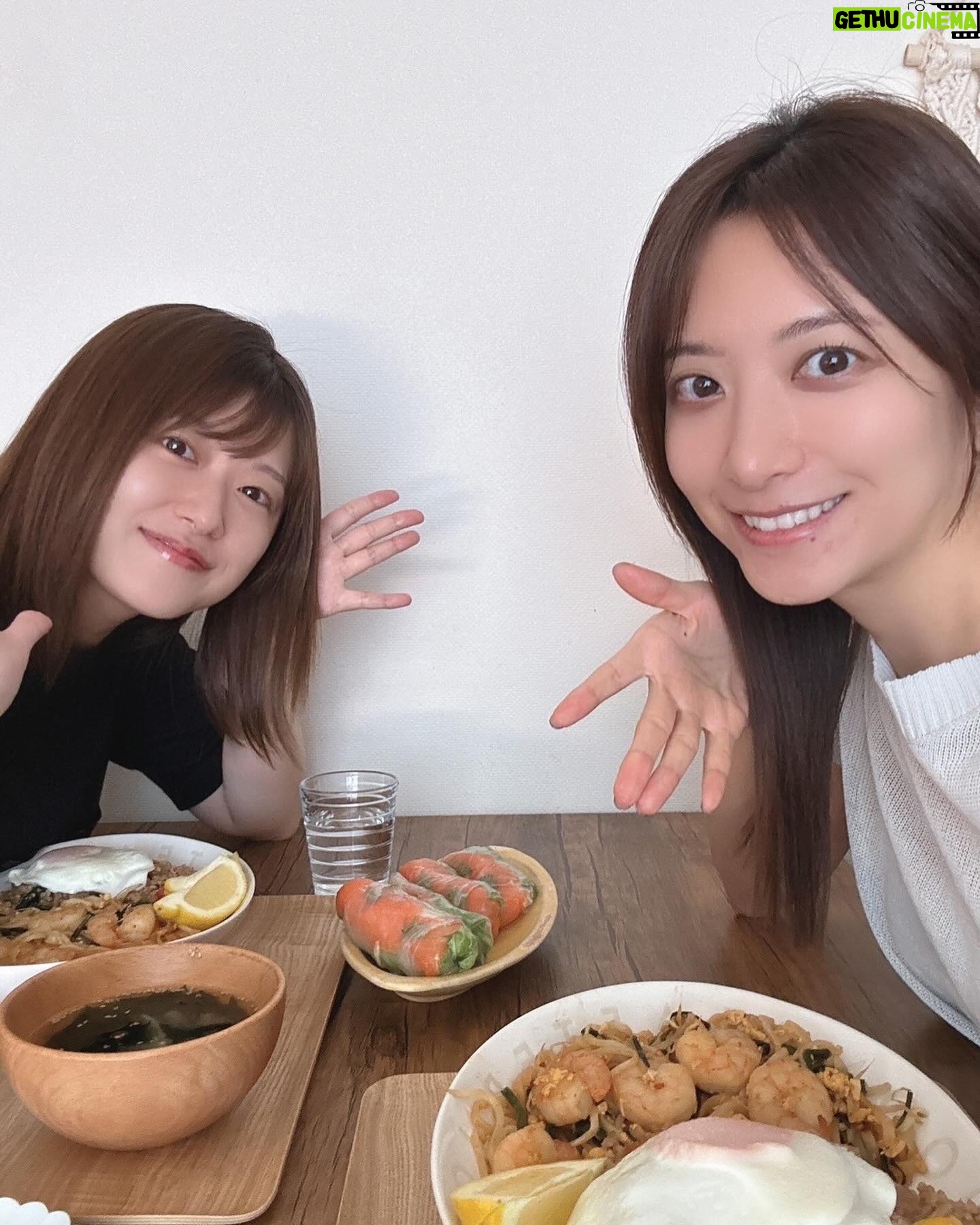 Risa Ozaki - 11.9K Likes - 久しぶりに会えた日🫶
とりあえず胃に何か入れてもらおうと
作りすぎた日😂笑
コンセプトはタイ料理。
いつもはナンプラー無しの「なんちゃって」ガパオだったけれど、今回のために買いましたわよ🔥
やっぱり本格的な味わいになりますね!!
.
#笹崎さん #久しぶり #タイ料理な日 #まったり