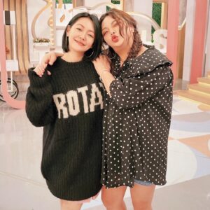 Riva Chang Instagram - 真的超開心超替我親愛的 ❤️
S姊還有派派以及永遠的老闆B2哥感到無比開心❤️
#小姐不熙娣 讓大家看到不同以往，其實獨挑大梁也hold得住，更看到一直在自我提升的S姊 @elephantdee 

也恭喜派派跟著對人很幸福，你的也一切越來越好越棒
，我願意考慮讓你等米苔目長大的事情了😂 @patrickliu0721 

另外更要恭喜我，一路看著我成長的老闆B2哥，謝謝你支持我做每件事，一日老闆終生老闆期待那天你帥氣上台一起領獎❤️ @b2_studio 

也辛苦公司每一位總為了 #小姊不熙娣 辛苦敲通告蕊故事，談置入的每一位同事們！ @ebcdeegirlstalk 

還有不熙娣所有固定班底們！！

真的滿滿的恭喜深深的祝福，真的好想看你們上台領獎❤️