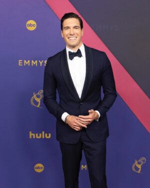 Robin Roberts Instagram - “On the Red Carpet: Live at the Emmys” hosts @robinrobertsgma and @willreeve_ are here to get you ready for the #Emmys! 🙌