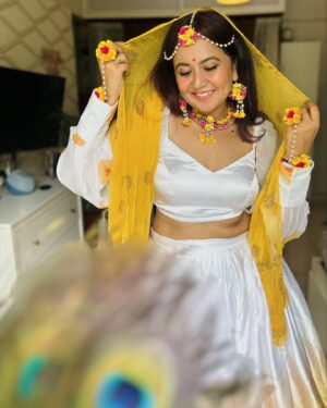 Roopal Tyagi Instagram - Krishna Janamastami wishes 🦚🪈🧈

#radhakrishna #janamashtami
