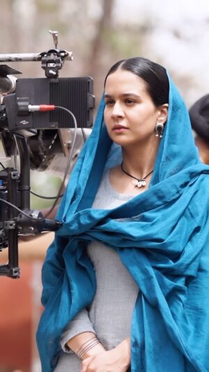 Roopi Gill Instagram - A little behind the scenes tuhade layi 🤍 

Thank you for ALL the love 🙏🏽 

✨BIBI RAJNI IN CINEMAS NEAR YOU✨