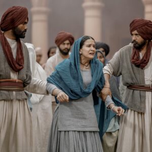 Roopi Gill Instagram - A Scene Kinu Kinu Yaad Ah?? 

✨BIBI RAJNI✨Nu Ehna Pyaar Den Layi Thank You SO much ♥️ 

IN CINEMA NEAR YOU!