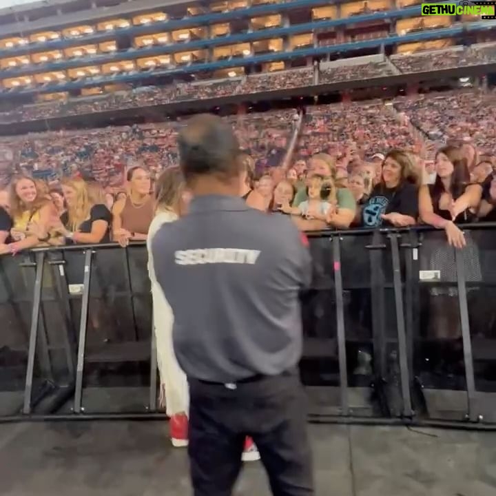 Rosa Linn - 24.9K Likes - So many memories made in this last month!!!
Thanks @teddysphotos , @thegr8khalid again and again for having me on your tour🤍
I’m so proud of the people who were with me this whole time, running around and making sure that I have my best show every night. It’s crazy what we were able to accomplish with such a small team in such a short amount of time!
Most importantly, I’m so grateful for the love of the audience. Thanks for diving into my music world for 30 minutes and having the best time with me🤍
Love, Love, Love!!!
P.S. Armenian wine rocks🤘😄