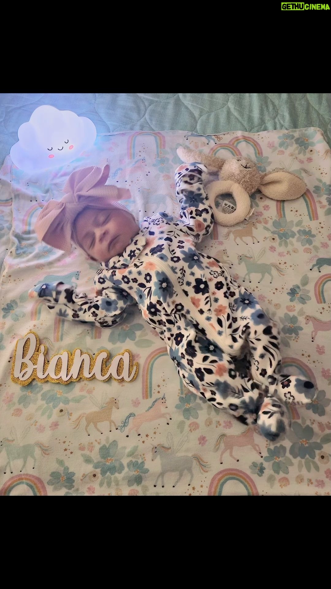 Rosario Prieto - 240 Likes - Bienvenida Bianca!! Dios te bendiga ..la bisnieta más pequeña 🤗