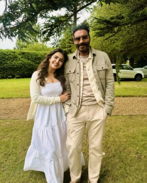 Roshni Walia Instagram - You truly amaze me with your humbleness and kindness @ajaydevgn sir ❤️ There’s something so powerful about your presence—you have this incredible aura that just draws people in. The more time I spend with you, the more I realize how much I can learn from you, and it feels like that learning will never end. Your experience and knowledge are beyond words.

I just wish everyone, especially the younger generation, could listen to you even once, to feel what I felt. You’ve taught me so much about being humble and kind, and I’ll always be grateful for that.
You always have the solution to any problem !!
I feel so blessed and inspired by you. Working with you is something I’ll treasure forever. I hope I’ll always get to hear your amazing stories and keep learning from you.

Thank you for being who you are, sir. You’re truly incredible.
Just lots of love and respect for you 🫰