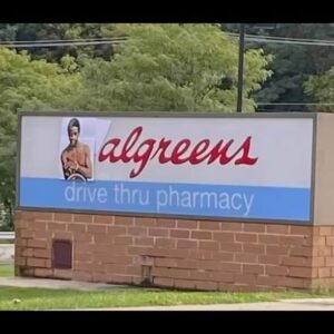 Roxanne Shanté Instagram - That’s why prescriptions take so long 🤣🤣
