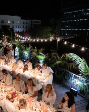 Ruby O. Fee Instagram - Was für ein fantastischer Abend! 
Zusammen mit @tiffanyandco durften wir im @kranzlerx.berlin in Berlin das Tiffany Icons Dinner ausrichten. Danke. Danke. Danke. 

Danke an alle, die mit uns das unendliche Potenzial der Liebe gefeiert & gelacht haben. Ihr habt den Abend zu etwas ganz Besonderem gemacht.

Danke an alle, die mitgeholfen haben. Ihr habt den Abend mit eurer unermüdlichen Aufmerksamkeit und eurem Lächeln zu einem Fest für alle Gäste werden lassen.

Last but not least: Danke an Tiffany & Co. Wir sind stolz, an eurer Seite strahlen zu dürfen.

----------
What a fantastic evening! 
Together with Tiffany & Co we had the pleasure of hosting the Tiffany Icons Dinner at Kranzler Eck in Berlin. Thank you so much. Thank you. Thank you. 

Thank you to everyone who celebrated & laughed with us about the infinite potential of love. You made the evening something very special.

Thank you to everyone who helped. You made the evening a celebration for all the guests with your tireless attention and smiles.

Last but not least: Thank you to Tiffany & Co. We are proud to be able to shine alongside you.

📸 @clemensporikys