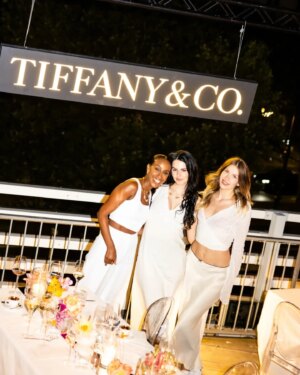 Ruby O. Fee Instagram - Was für ein fantastischer Abend! 
Zusammen mit @tiffanyandco durften wir im @kranzlerx.berlin in Berlin das Tiffany Icons Dinner ausrichten. Danke. Danke. Danke. 

Danke an alle, die mit uns das unendliche Potenzial der Liebe gefeiert & gelacht haben. Ihr habt den Abend zu etwas ganz Besonderem gemacht.

Danke an alle, die mitgeholfen haben. Ihr habt den Abend mit eurer unermüdlichen Aufmerksamkeit und eurem Lächeln zu einem Fest für alle Gäste werden lassen.

Last but not least: Danke an Tiffany & Co. Wir sind stolz, an eurer Seite strahlen zu dürfen.

----------
What a fantastic evening! 
Together with Tiffany & Co we had the pleasure of hosting the Tiffany Icons Dinner at Kranzler Eck in Berlin. Thank you so much. Thank you. Thank you. 

Thank you to everyone who celebrated & laughed with us about the infinite potential of love. You made the evening something very special.

Thank you to everyone who helped. You made the evening a celebration for all the guests with your tireless attention and smiles.

Last but not least: Thank you to Tiffany & Co. We are proud to be able to shine alongside you.

📸 @clemensporikys