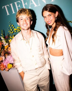 Ruby O. Fee Instagram - Was für ein fantastischer Abend! 
Zusammen mit @tiffanyandco durften wir im @kranzlerx.berlin in Berlin das Tiffany Icons Dinner ausrichten. Danke. Danke. Danke. 

Danke an alle, die mit uns das unendliche Potenzial der Liebe gefeiert & gelacht haben. Ihr habt den Abend zu etwas ganz Besonderem gemacht.

Danke an alle, die mitgeholfen haben. Ihr habt den Abend mit eurer unermüdlichen Aufmerksamkeit und eurem Lächeln zu einem Fest für alle Gäste werden lassen.

Last but not least: Danke an Tiffany & Co. Wir sind stolz, an eurer Seite strahlen zu dürfen.

----------
What a fantastic evening! 
Together with Tiffany & Co we had the pleasure of hosting the Tiffany Icons Dinner at Kranzler Eck in Berlin. Thank you so much. Thank you. Thank you. 

Thank you to everyone who celebrated & laughed with us about the infinite potential of love. You made the evening something very special.

Thank you to everyone who helped. You made the evening a celebration for all the guests with your tireless attention and smiles.

Last but not least: Thank you to Tiffany & Co. We are proud to be able to shine alongside you.

📸 @clemensporikys