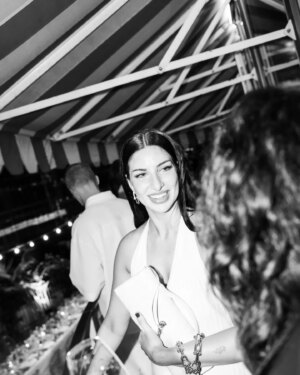 Ruby O. Fee Instagram - Was für ein fantastischer Abend! 
Zusammen mit @tiffanyandco durften wir im @kranzlerx.berlin in Berlin das Tiffany Icons Dinner ausrichten. Danke. Danke. Danke. 

Danke an alle, die mit uns das unendliche Potenzial der Liebe gefeiert & gelacht haben. Ihr habt den Abend zu etwas ganz Besonderem gemacht.

Danke an alle, die mitgeholfen haben. Ihr habt den Abend mit eurer unermüdlichen Aufmerksamkeit und eurem Lächeln zu einem Fest für alle Gäste werden lassen.

Last but not least: Danke an Tiffany & Co. Wir sind stolz, an eurer Seite strahlen zu dürfen.

----------
What a fantastic evening! 
Together with Tiffany & Co we had the pleasure of hosting the Tiffany Icons Dinner at Kranzler Eck in Berlin. Thank you so much. Thank you. Thank you. 

Thank you to everyone who celebrated & laughed with us about the infinite potential of love. You made the evening something very special.

Thank you to everyone who helped. You made the evening a celebration for all the guests with your tireless attention and smiles.

Last but not least: Thank you to Tiffany & Co. We are proud to be able to shine alongside you.

📸 @clemensporikys