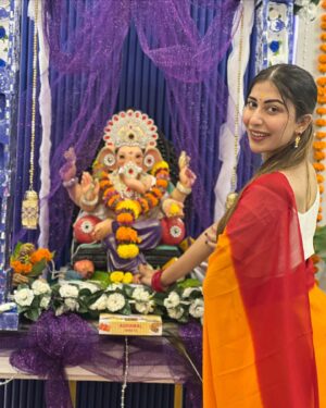 Ruma Sharma Instagram - अगले बरस जल्दी आना ही होगा बप्पा ❤️ 
.
Kyunki hum sabko aapka intezar raheyga thankyou each one of you for such beautiful memories of #ganeshutsav 🙏🏻🙏🏻
.
.
#ganpatibappamorya #ganpatibappa #ganpatifestival #rumasharma #indianfestival