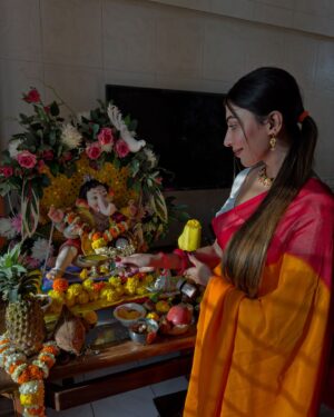 Ruma Sharma Instagram - अगले बरस जल्दी आना ही होगा बप्पा ❤️ 
.
Kyunki hum sabko aapka intezar raheyga thankyou each one of you for such beautiful memories of #ganeshutsav 🙏🏻🙏🏻
.
.
#ganpatibappamorya #ganpatibappa #ganpatifestival #rumasharma #indianfestival