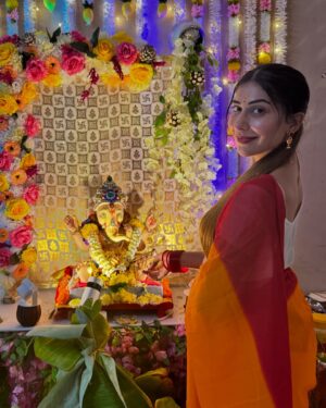 Ruma Sharma Instagram - अगले बरस जल्दी आना ही होगा बप्पा ❤️ 
.
Kyunki hum sabko aapka intezar raheyga thankyou each one of you for such beautiful memories of #ganeshutsav 🙏🏻🙏🏻
.
.
#ganpatibappamorya #ganpatibappa #ganpatifestival #rumasharma #indianfestival