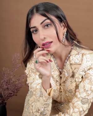 Ruma Sharma Instagram - I can hear your thoughts like a melody 💕
.
.
Shot by - @lsd.photography.official 
Edit by - @sk_photograpahy 
.
#designerlook #designershoot #designerwearinspiration #fashionshoots #rumasharma #aestheticpost #aestheticphotography #fashionlookbook #designerwear