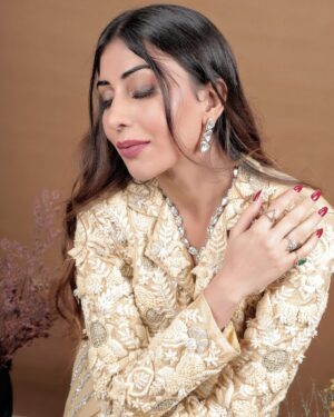 Ruma Sharma Instagram - I can hear your thoughts like a melody 💕
.
.
Shot by - @lsd.photography.official 
Edit by - @sk_photograpahy 
.
#designerlook #designershoot #designerwearinspiration #fashionshoots #rumasharma #aestheticpost #aestheticphotography #fashionlookbook #designerwear