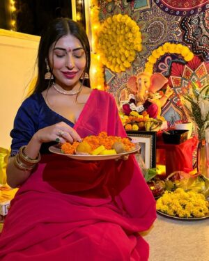 Ruma Sharma Instagram - यह सिर्फ़ उत्सव नहीं, मोत्सव है ♥️ 
All about Ganesh Chaturthi #ganpatibappamorya 
.
Beautiful saree from - @kashvi_saree 
.
.
#ganpatifestival #ganeshutsav #ganeshchaturthi #ganeshotsav #ganeshpuja #ganpatidecoration #indianfestivalseason #ganeshfestival #rumasharma