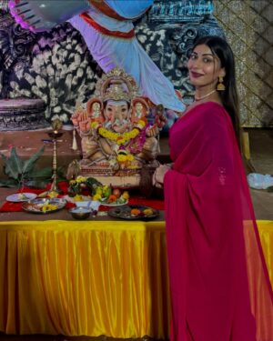 Ruma Sharma Instagram - यह सिर्फ़ उत्सव नहीं, मोत्सव है ♥️ 
All about Ganesh Chaturthi #ganpatibappamorya 
.
Beautiful saree from - @kashvi_saree 
.
.
#ganpatifestival #ganeshutsav #ganeshchaturthi #ganeshotsav #ganeshpuja #ganpatidecoration #indianfestivalseason #ganeshfestival #rumasharma