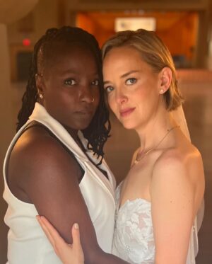 Rutina Wesley Instagram - I had a blast working in Maryland on a new film by the amazing @shakespearesistersfilm called #TheUpsideOfUnrequited. Getting the chance to work with Ms. Tovah Feldshuh who is such a gem. But finally being able to work with the brilliant @jessweixler was the best part. We make marriage sessy lol. Can’t wait to see the Final Cut!