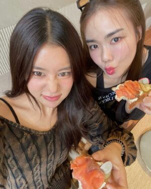 Rutricha Phapakithi Instagram - me & my september girl👭🏻