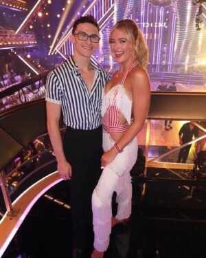 Rylee Arnold Instagram - ITS SHOW TIMEEE!!! It’s time to vote and watch us on @dancingwiththestars text “STEPHEN” to 21523 ten times now or go to dwtsvote.abc.com to cast your vote!! I can’t wait for you guys to see @stephen_nedoroscik dance he is absolutely AMAZING!!!✨🤭🫶🏼🪩