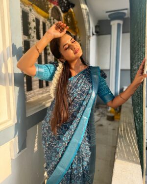 Sai Gayatri Instagram - 🙏🏻❤️
.
Thanks a bunch to my salwar & saree sponsor @srisai_collestions9 and salwar & Blouse Desinger @tanu_designer_studio for making Anu look stunning on screen fr the past one year🙏🏻 and to all my fan family members ,Thank u so much fr the love and supports to Anu❤️😇