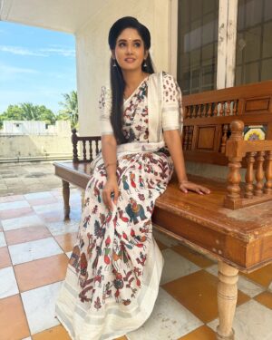 Sai Gayatri Instagram - 🙏🏻❤️
.
Thanks a bunch to my salwar & saree sponsor @srisai_collestions9 and salwar & Blouse Desinger @tanu_designer_studio for making Anu look stunning on screen fr the past one year🙏🏻 and to all my fan family members ,Thank u so much fr the love and supports to Anu❤️😇