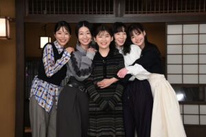 Sairi Ito Instagram - この度
特番放送が決定致しました🐯💓

『虎に翼×米津玄師スペシャル』

米津さんと対談を
させていただきました！
本当に優しく面白い方でして
とっても楽しい時間を
過ごさせて頂きました☺
宝物です。

そしてそして
女子部の座談会もありました🫶

いつ会っても楽しいみんなと
これまた特別な時間を
過ごすことができて
とっても幸せでした😚😚

9月18日(水)［総合］よる7:57～
宜しくお願いいたします🐯💓

是非💁