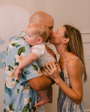 Samantha Droke Instagram - Our last 1st Birthday 🥹💛🌊

You never realize with your last child that it also means the last for every other milestone until it happens. 😢

#momlife #boymom #1stbirthday #lastbaby #mom #thebigone #firstwave