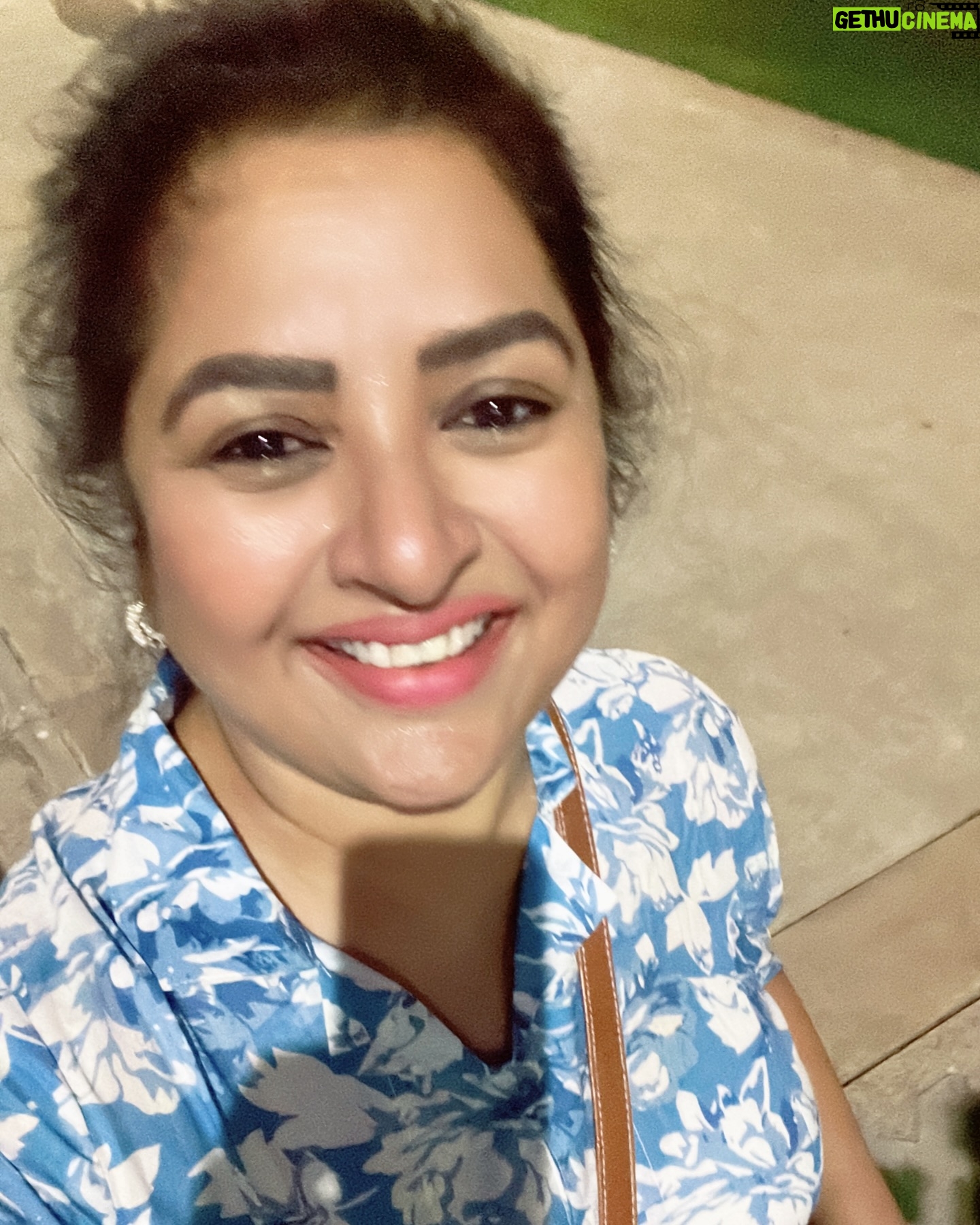 Sana - 1.2K Likes - “Grateful for nights like these filled with laughter, love, and endless smiles! These moments with family are everything.
#MemoriesForLife #SquadGoals #EveningVibes #ForeverGrateful #GoodTimes #FamilyAndFriends #NightOutFun”