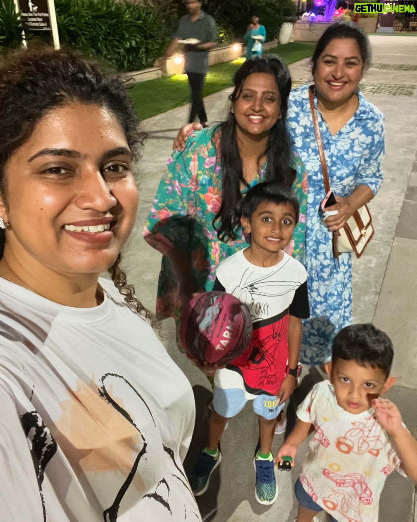 Sana - 1.2K Likes - “Grateful for nights like these filled with laughter, love, and endless smiles! These moments with family are everything.
#MemoriesForLife #SquadGoals #EveningVibes #ForeverGrateful #GoodTimes #FamilyAndFriends #NightOutFun”