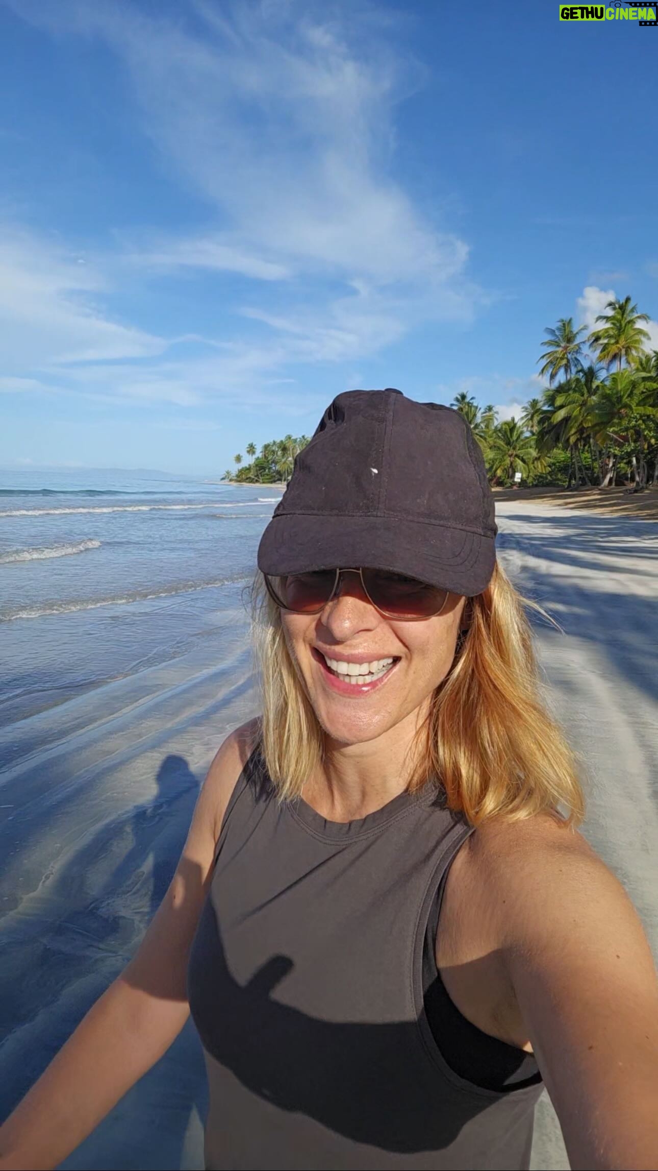 Sandra Barneda - 93.4K Likes - Me voy a grabar la 8ª temporada de @islatentaciones!!!! 🚨🏝️✨