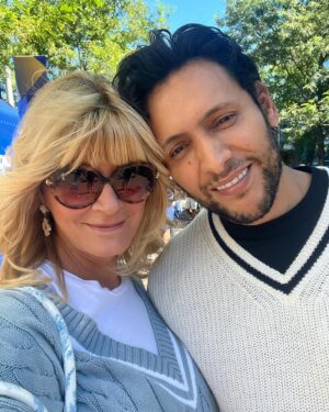 Sandra Lee Instagram - Sending love from the US Open- the food, champagne, Sun and my Sweet Ben! TENNIS TENNIS TENNIS-What could be better OHHH THAT WOULD BE BILLIE JEAN!!! Love it all!! Even bought my Niece something fab for Xmas—she loves tennis! Happy Sunday! Need some Blue Ribbon Desserts Now! Xosl AKA Aunt Sandy claus