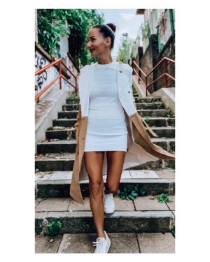Sandra Nováková Instagram - Tak, kabát jsem si užila a teď zase do plavek, ok? Léto neodcházeeeeej😂