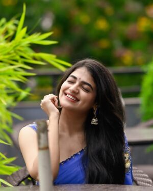 Sangeerthana Vipin Instagram - Blue crushin 💙

Shot by: @storiesbydeepu 
Styled by : @bharathgandhiofficial 
Styling team: @saisudhanag 
Outfit : @reina.hyd 
Jewellery: @petalsbyswathi