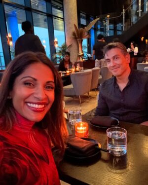 Sangita Patel Instagram - Mom and dad date night 💃🏽 

Of course it was my turn to plan our anniversary date and I forgot 🤦🏽‍♀️
Last Monday I booked a night at @hotelxtoronto and told Matt, ‘so umm it’s our 21st anniversary and just wondering how we can make special for my stud muffin’😊
Holy moly are you kidding me! He surprised us with a stunning suite (video end of the carousel), perfect table at the @valerietoronto (highly recommended the tempura shrimp) and a couples massage, Sam’s never had a massage! 
Matt don’t tell Sam that you are the mastermind behind this perfect date night 😉😂 

And side note I love a good Moscow mule, it’s the best cocktail, right?! 

#CelebratingOurAnniversary #Special #blessed