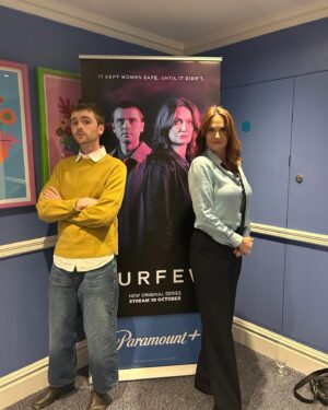 Sarah Parish Instagram - Press day for #Curfew @paramountplusuk 
This one is gonna start a few arguments!
@mitchellroberts0n @mandipgill_ @alexandraburke @lucybenjaminofficial @bella_freud 
Styled by @abigailrosewhite  Hair by @lachlan_hair  Makeup by @andrianimakeup