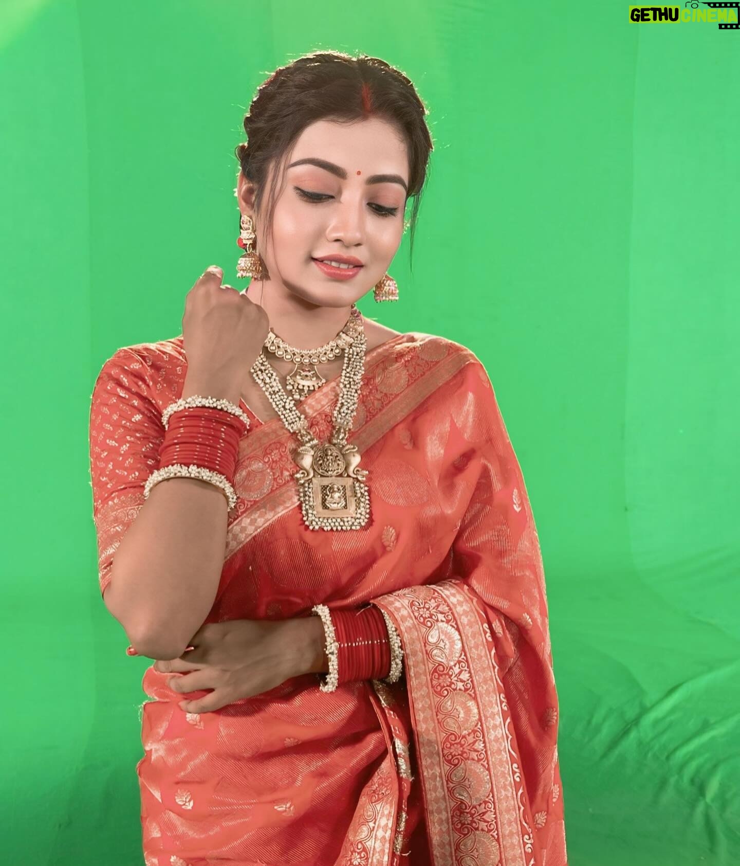 Sasmita Piyali Sahoo - 8.6K Likes - May the divine blessings of Lord Ganesha be with you and your loved ones🙏🏻..
Happy Ganesh Chaturthi❤️..
.
.
#picoftheday #ganeshchaturthi #lordganesha #divine #peace #love #life #live #happiness #badabohu #bhumi #tarang #actress #odiagirl #instagram #sasmitapiyalisahoo