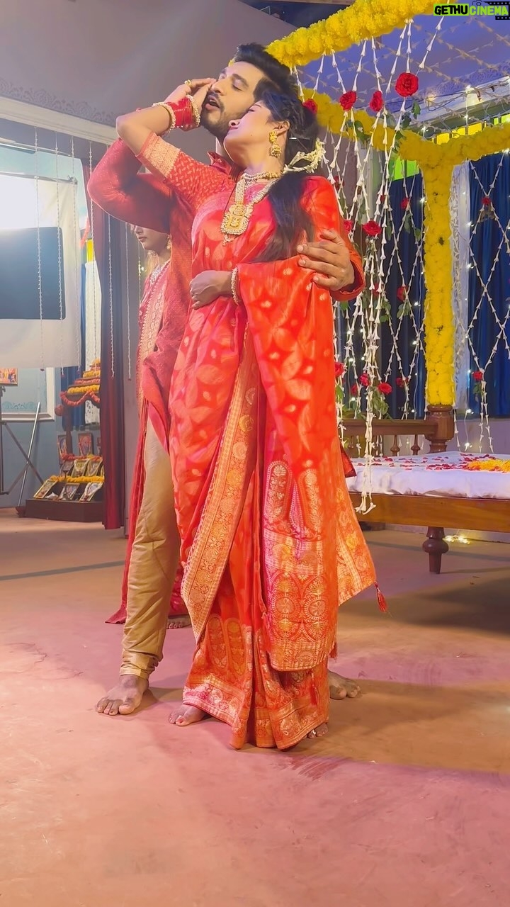Sasmita Piyali Sahoo - 10.4K Likes - କେମିତି ଲାଗୁଛି ଆକାଶ ଓ ଭୂମିଙ୍କର ଯୋଡି?❤️
ଦେଖନ୍ତୁ “ବଡ଼ବୋହୂ’’ ସୋମ-ଶନି ରାତି ୯ଟାରେ କେବଳ ତରଙ୍ଗ ଓ ତରଙ୍ଗ ପ୍ଲସରେ...
#Badabohu #EpisodicHighlights #TarangTv #TarangPlus #odiabestscene #ShortVideo #Reels #ReelitFeelit #odiaserial #Megaserial #odiagirl #actress #instagram #sasmitapiyalisahoo