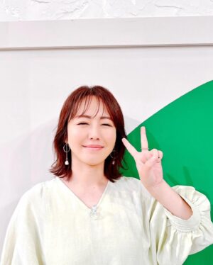 Sayaka Isoyama Instagram - 衣裳たち

テレビ東京系『有吉木曜バラエティ』
カーデ. タンク@lounie_jp
スカート  @stola.jp
イヤカフ  @cocoshnik_official
バングル  @phoebe_official 

先日出演した
NHK『あさイチ』
イヤリング @duedeux