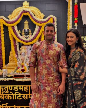 Sayali Salunkhe Instagram - वक्रतुंडमहाकाय सूर्यकोटीसमप्रभ।
निर्विघ्णमकुरुमेदेव सर्वकार्येशुसर्वदा ।