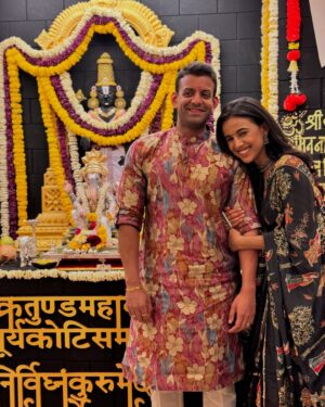 Sayali Salunkhe Instagram - वक्रतुंडमहाकाय सूर्यकोटीसमप्रभ।
निर्विघ्णमकुरुमेदेव सर्वकार्येशुसर्वदा ।