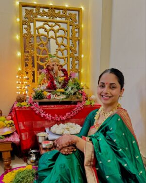 Sayali Sanjeev Instagram - मोरया मोरया मी बाळ तान्हें |
तुझीच सेवा करु काय जाणे ||
अन्याय माझे कोट्यानुकोटी |
मोरेश्वरा बा तू घाल पोटी ||

🙏🏻🙏🏻