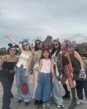 Seika Furuhata Instagram - ⠀
急遽決まった夏休みディズニー🐭❤️❤️❤️

前日にみんなのスケジュール合うの凄いし、
場面でディズニー行っちゃう？！なノリ最高に好き🥺✌️

次どこいくー？？😎❤️❤️❤️❤️

#vivi#ディズニーシー#tdc#ootd#夏休み