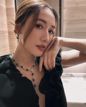 Selena Lee Instagram - Even though the #RedCarpet had to cancel due to sudden heavy rains, I still enjoyed dolling up! 
Thanks #CSFF for the invite!  And congrats to all the winners! 

如過三個#平衡時空 的自己遇上，會說什麼呢？

👗@ralphlauren @rogervivier 

#一個翡翠的晚上 #RedCarpetLook #selenalee #ChineseInternationalNewMediaShortFilmFestival
