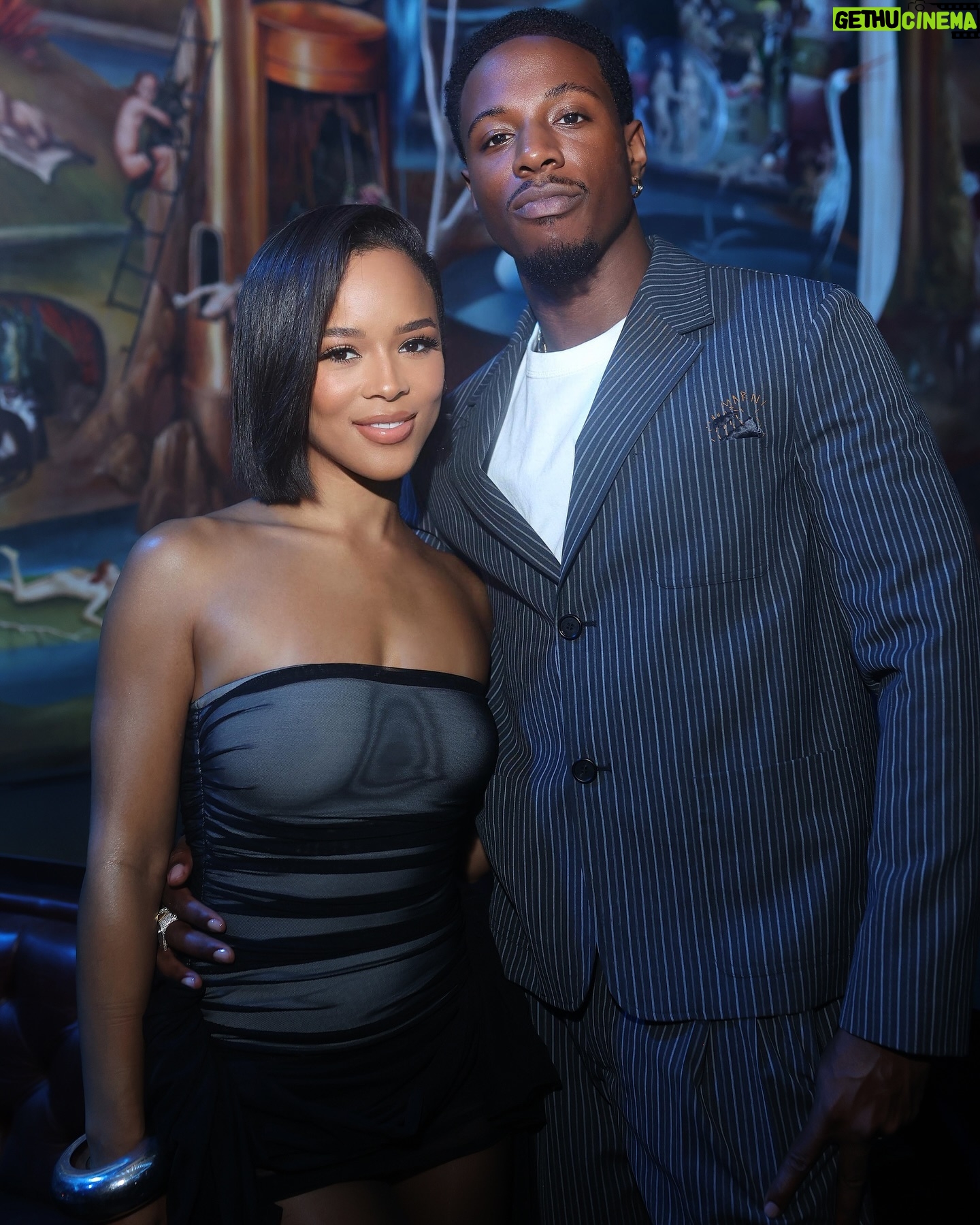 Serayah - 166.3K Likes - Congratulations hunny you deserve it! Cheers to the very first of many to come š„³šš @billboard R&B | Hip Hop Power Players IMPACT AWARD š„
šø @freshmadeit | @shotbyzakar
