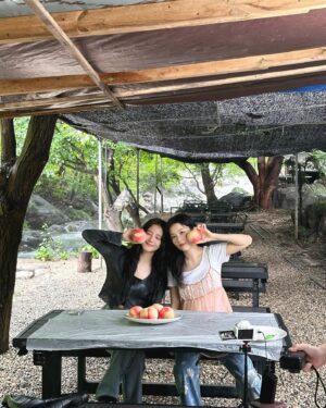 Seulgi Instagram - 지슈랑 야무지게 놀았다😆😆😆 
또 놀러가자!!!! 😌  @sooyaaa__