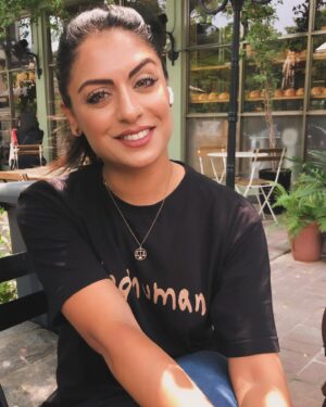 Shafina Shah Instagram - Alhamdulillah for everything ❤️🙏🏽🫶🏽 Life can be so beautiful when you believe it can be.
It’s been such an interesting summer here. 
So many emotions, events, adventures, people. 

Life teaches us so many lessons.
Alhamdulillah today I feel so good and want to share these positive vibes with you too!

Lead with LOVE. This is the answer always to everything.

There is POWER in LOVE. ❤️

Whoever needed this message today, I hope it reaches you 🙏🏽❤️

Sending you lots of love❤️❤️❤️

There is nothing that you cannot get through.

This time shall pass. 

There are blessings in the good and bad.❤️🙏🏽

Have FAITH over FEARS always.

❤️❤️❤️❤️❤️❤️❤️

I hope you can feel the love.xxx

You will be okay I promise ❤️🙏🏽 Believe in your Creator 

.
.
.
#shafinashah #shafinapatelshah #missmissions #happiness #allahhuakbar #positivevibes #pakistani #indian #bollywoodactress #beinghuman #blackandblue #kunfayakun #libra #librawoman #lifelessons #motivationalwoman #motivationalwomen #motivationalspeaker #mindestiseverything #eyeofthetiger #1111 #alignment #mashaAllah