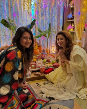 Shalini Kapoor Instagram - 🙏 Ganpati Bappa Morya 
Mangal murti moryaaaa 
.
.
.
#familytime #ganeshchaturthi #puja #celebration